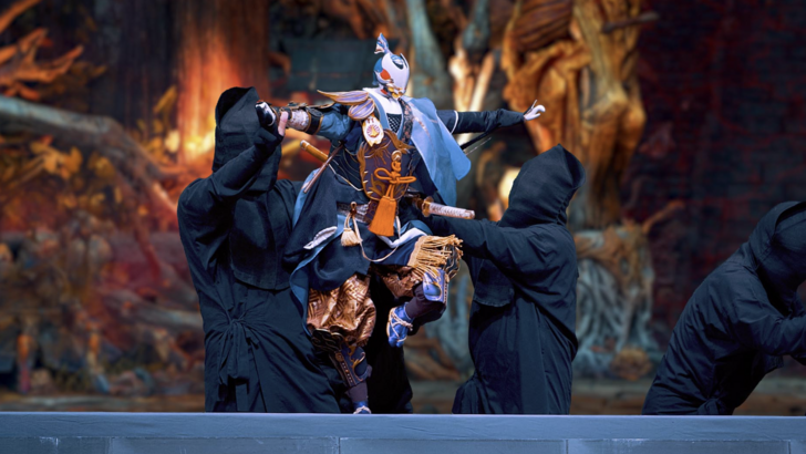 Préquelle de Kunitsu-Gami montrée par le théâtre traditionnel de Bunraku japonais
